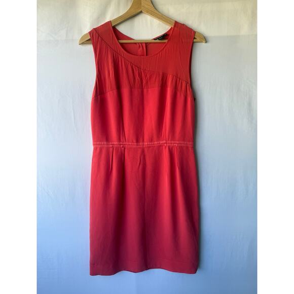 Dkny Dresses & Skirts - DKNY Coral Fitted Knee Length Dress- Size 8